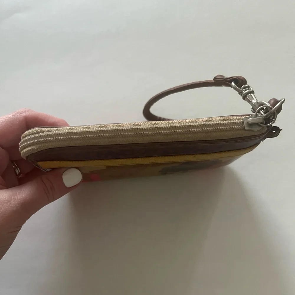 Fossil Key-Per Wristlet